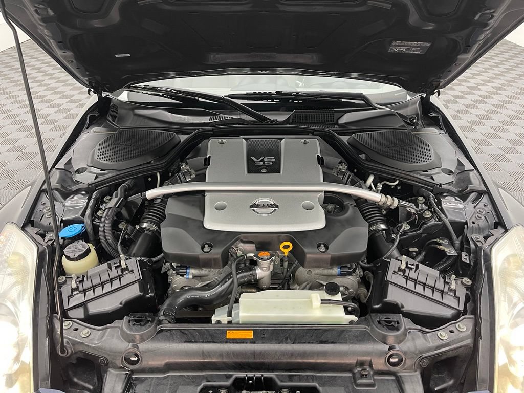 Used 2007 Nissan 350Z Touring RWD image 13