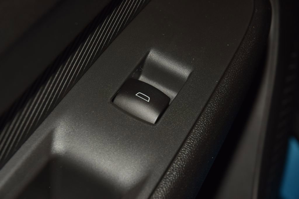 New 2027 Chevrolet Bolt LT w/ Comfort Package image 39