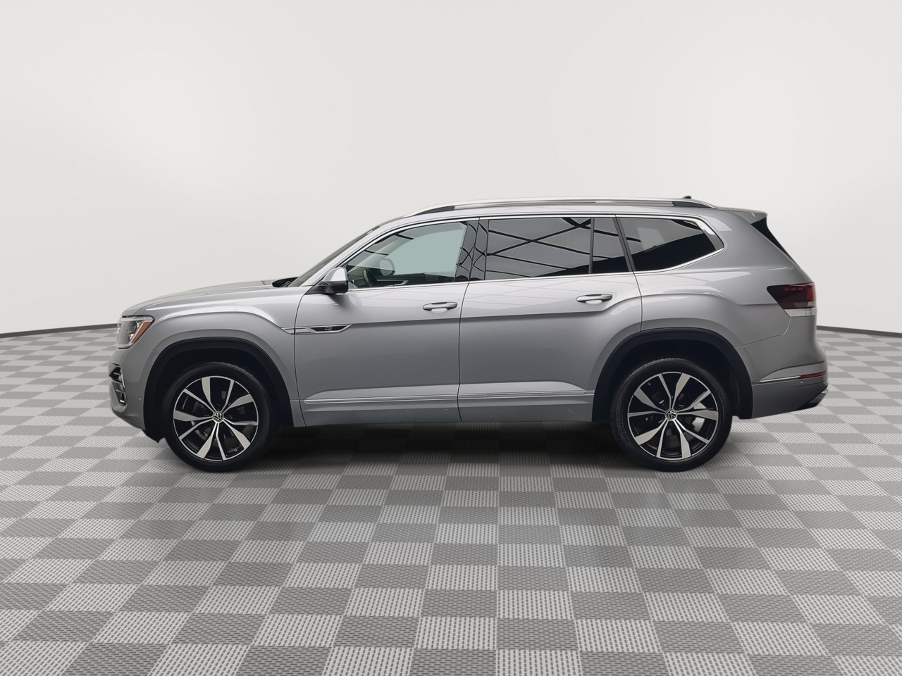 Used 2024 Volkswagen Atlas SEL Premium R-Line AWD/4WD image 42