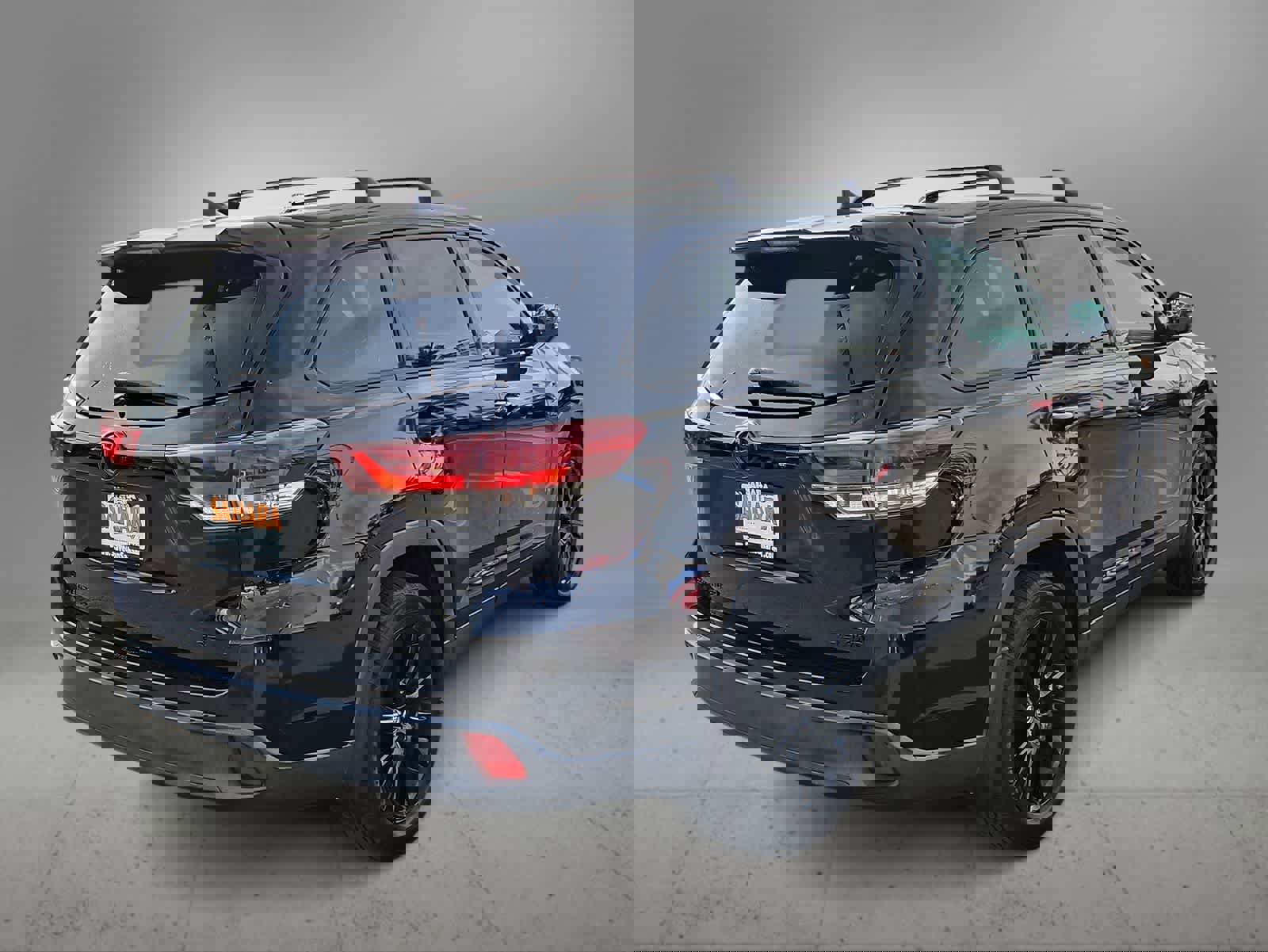 Used 2019 Toyota Highlander SE w/ Nightshade Edition image 9