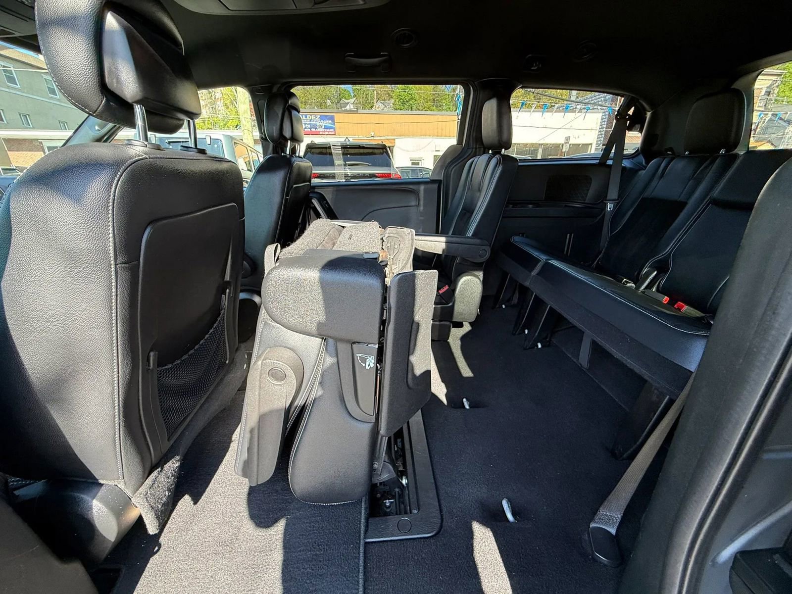 Used 2015 Dodge Grand Caravan SXT FWD image 43