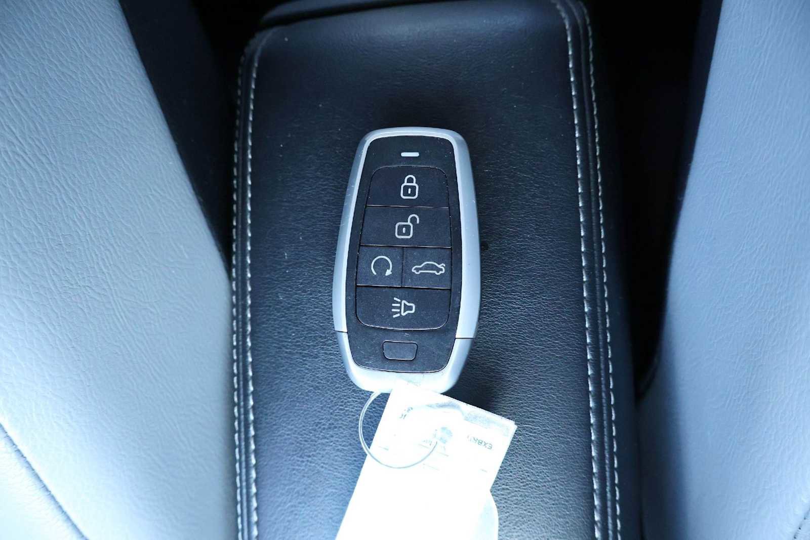 Used 2023 Nissan Kicks SR w/ SR Premium Package FWD image 20