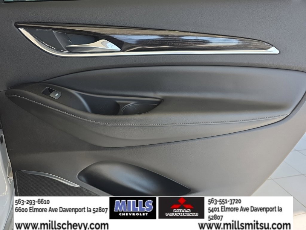Used 2019 Buick Enclave Avenir w/ Avenir Technology Package AWD/4WD image 33