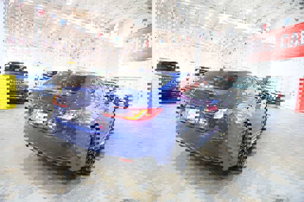 Used 2025 Toyota Camry SE image 11