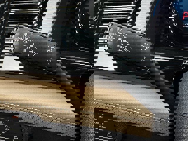 Used 2025 Volkswagen Atlas Cross Sport SE AWD/4WD image 24