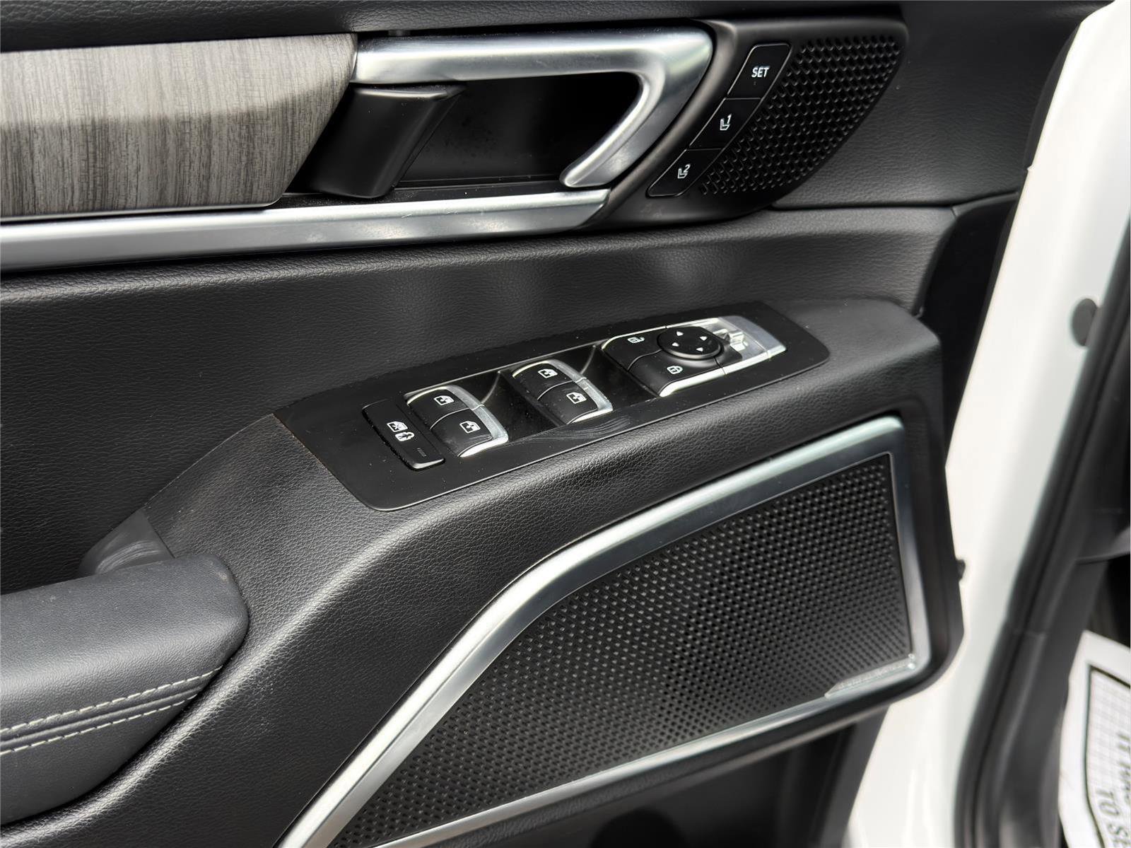 Used 2023 Kia Telluride SX image 9