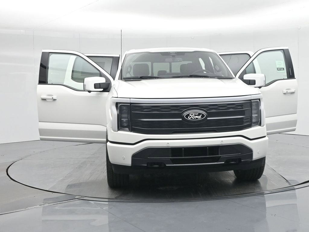 New 2025 Ford F150 Lightning Platinum w/ Dark Elements Package image 33