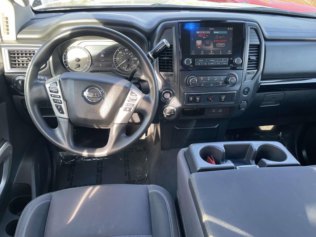 Used 2022 Nissan Titan SV image 24