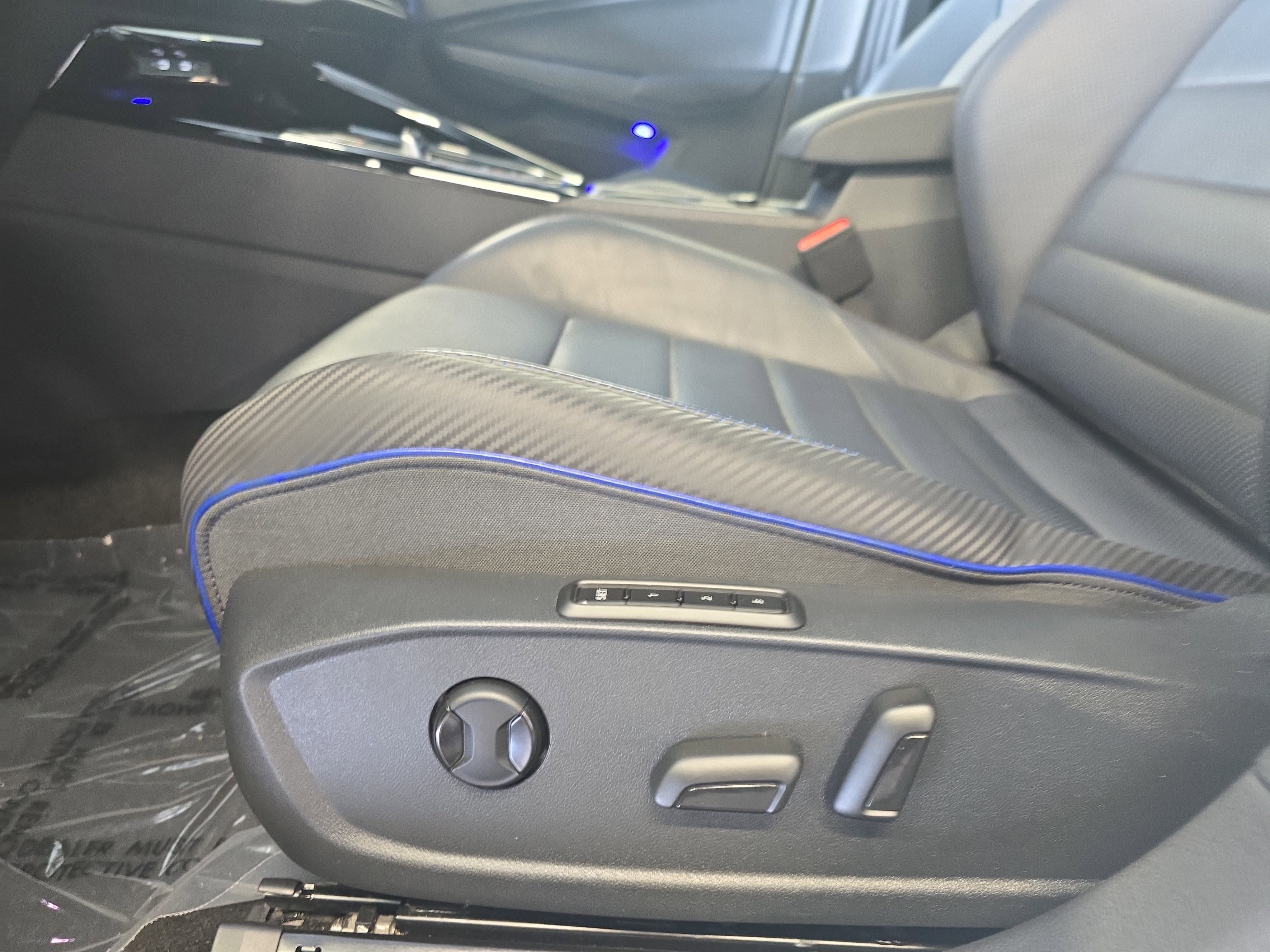 Used 2024 Volkswagen Golf R AWD/4WD image 26
