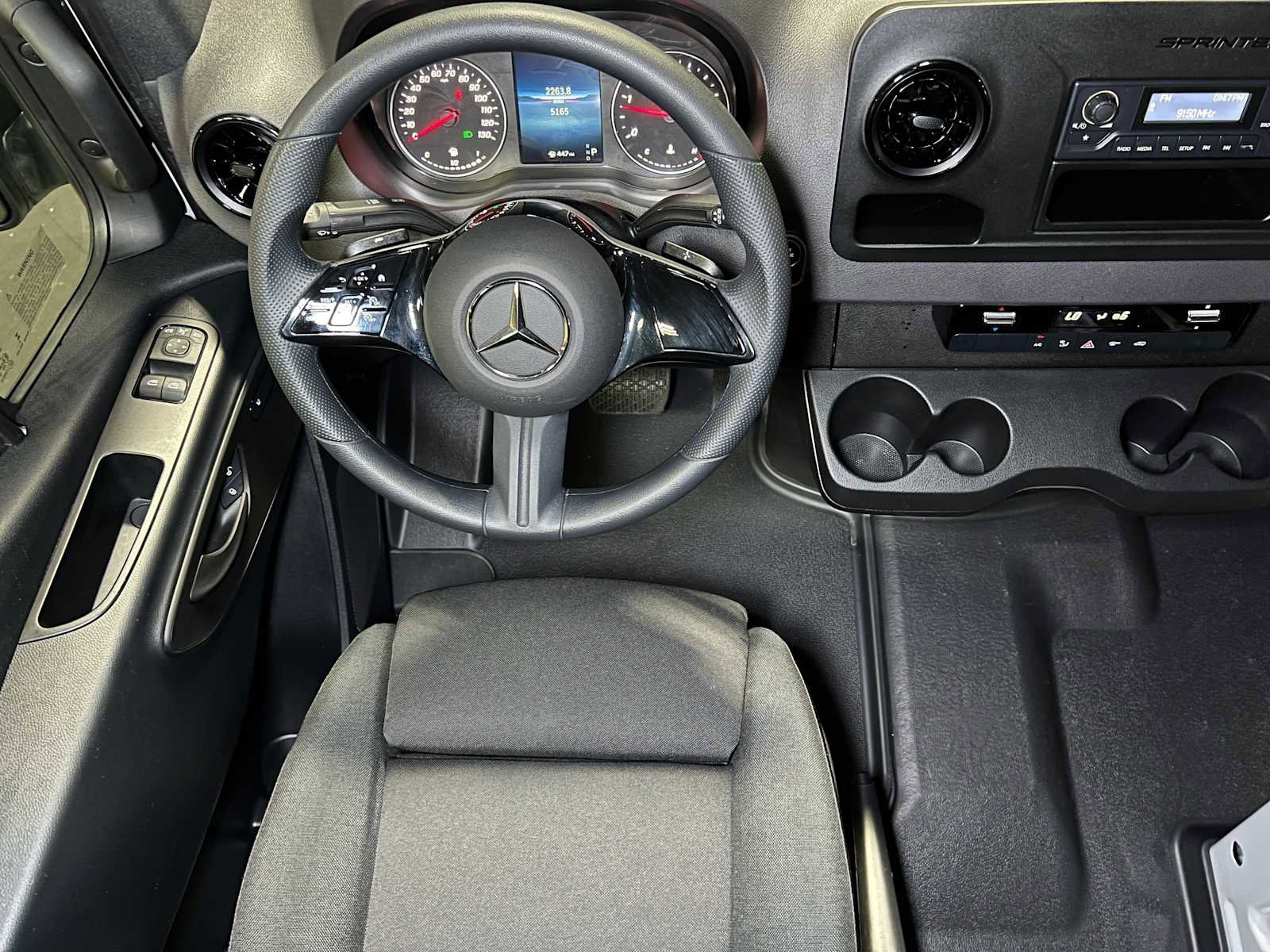 Used 2025 Mercedes-Benz Sprinter 2500 image 31