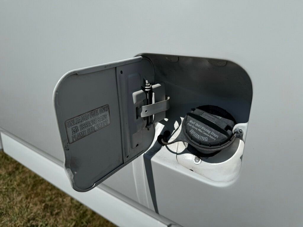 Used 1995 Ford F250 2WD Regular Cab image 14