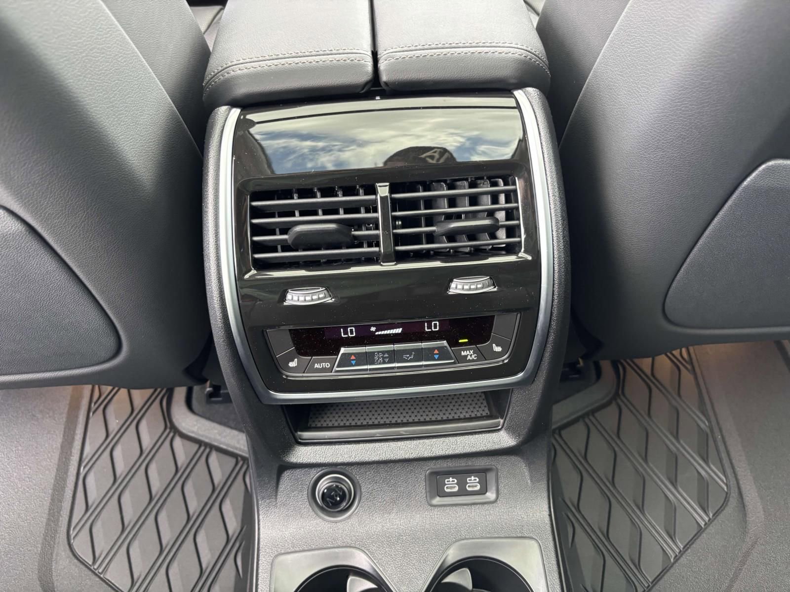 New 2026 BMW X7 xDrive40i w/ Premium Package image 32