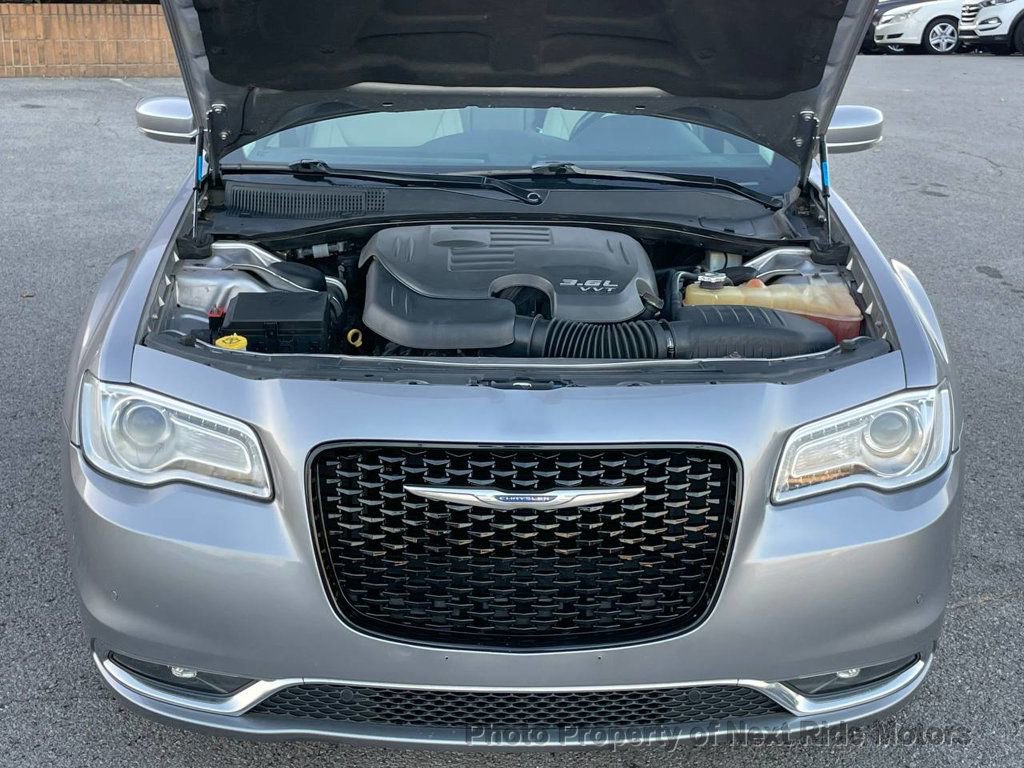 Used 2016 Chrysler 300 Limited image 17