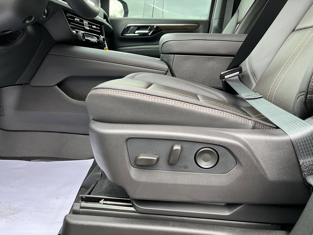 New 2026 Chevrolet Tahoe High Country AWD/4WD image 15