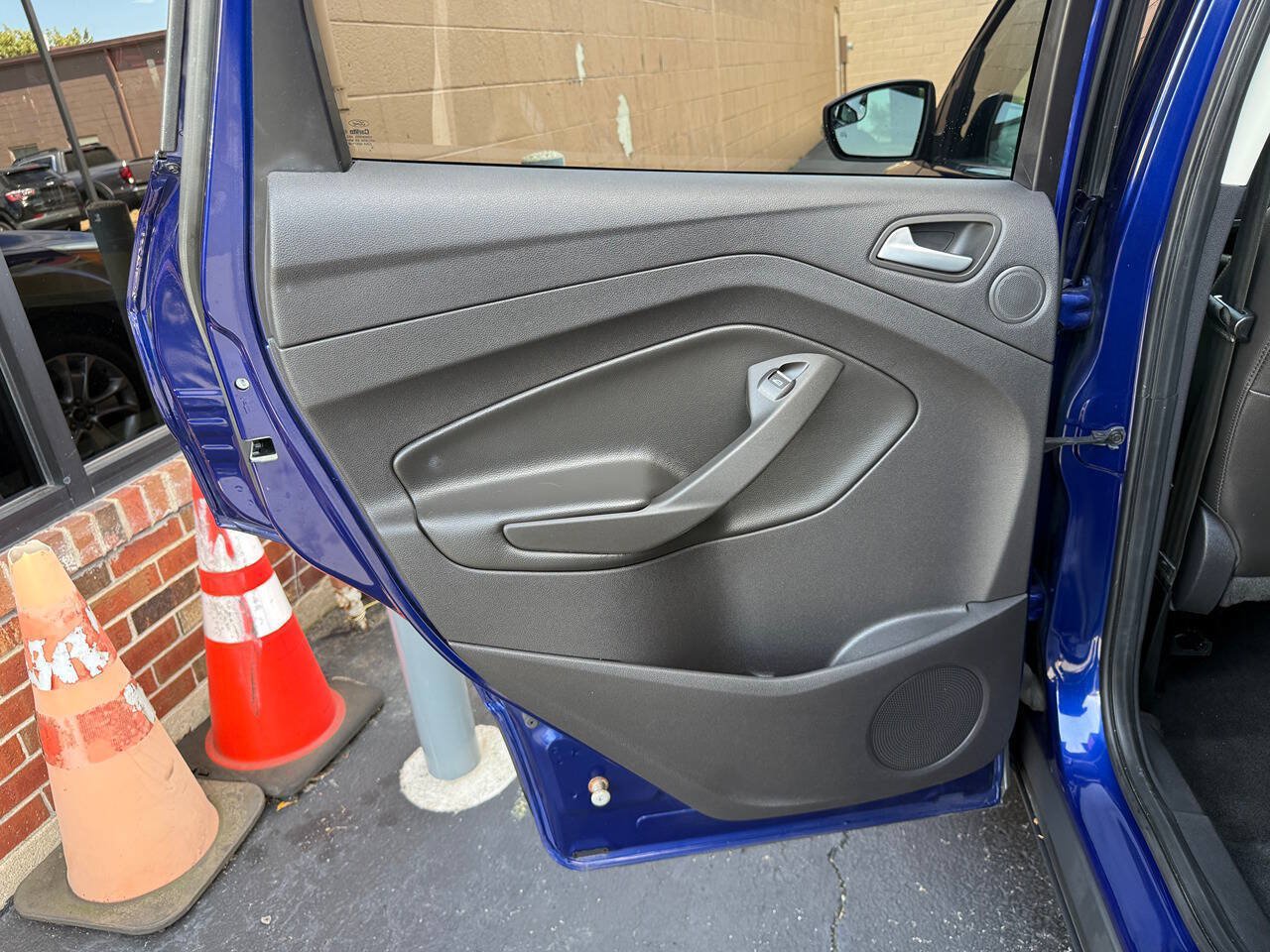 Used 2015 Ford Escape Titanium AWD/4WD image 21