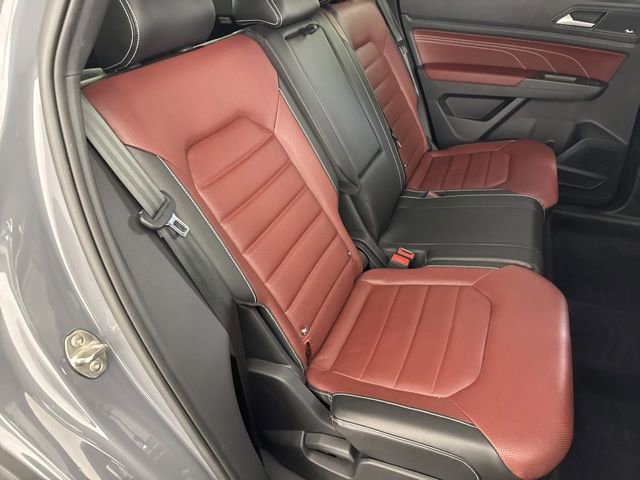 Used 2022 Volkswagen Atlas Cross Sport SEL Premium R-Line image 23