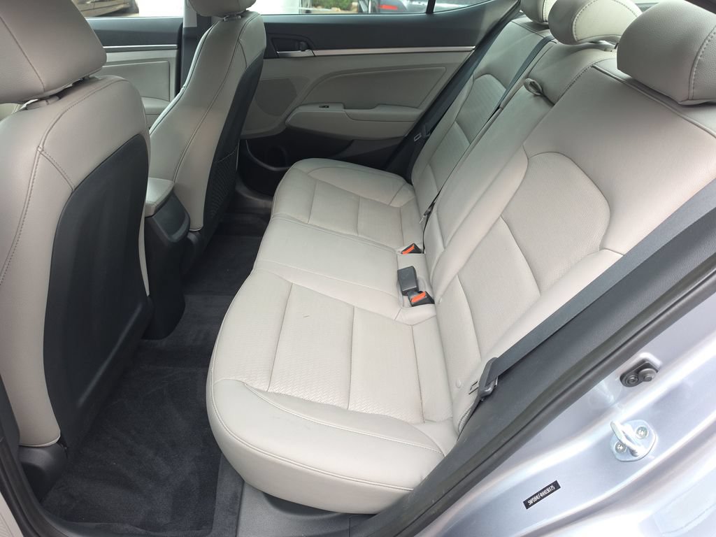 Used 2017 Hyundai Elantra Limited FWD image 31