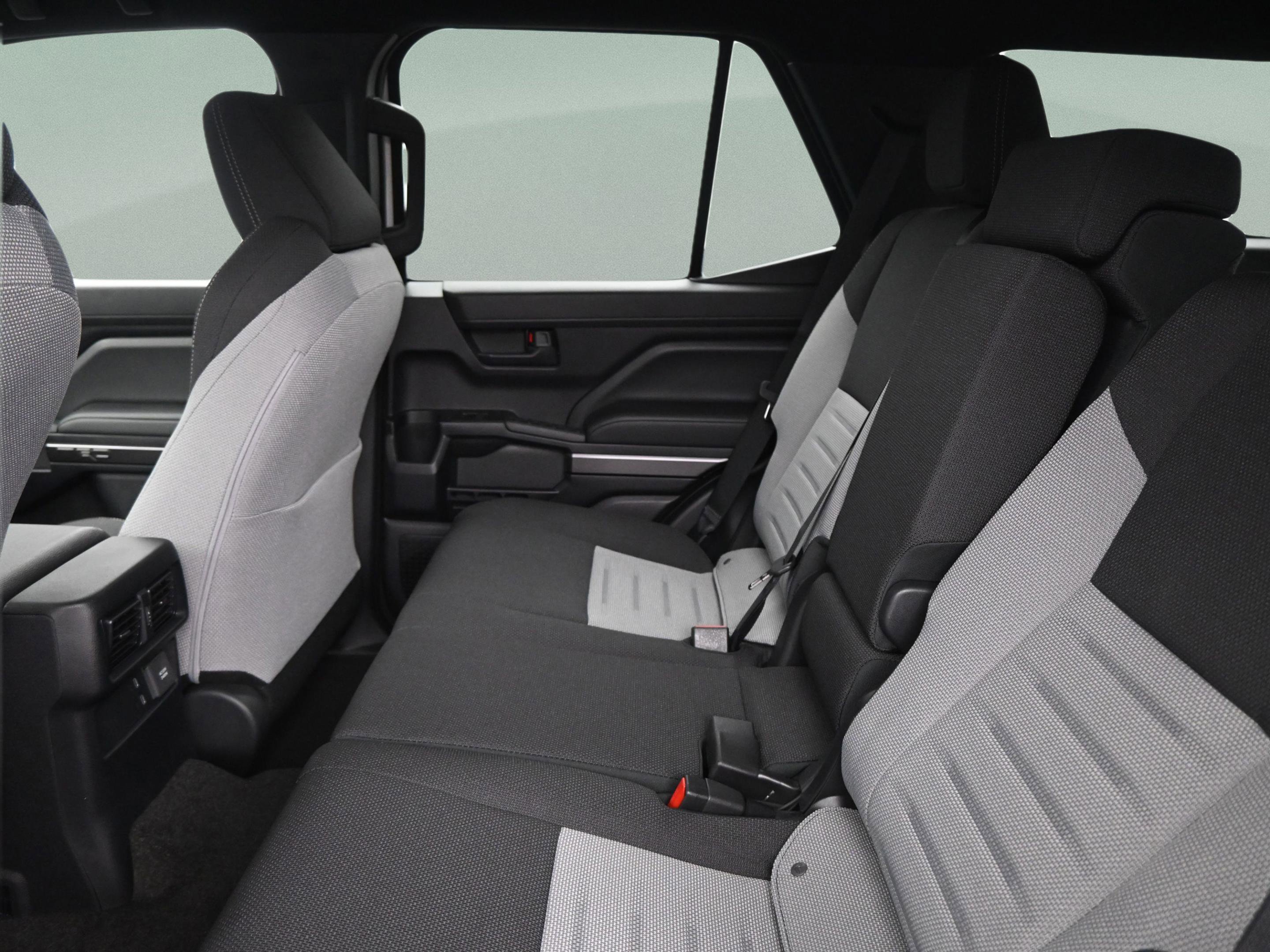 Used 2025 Toyota 4Runner 4WD image 31