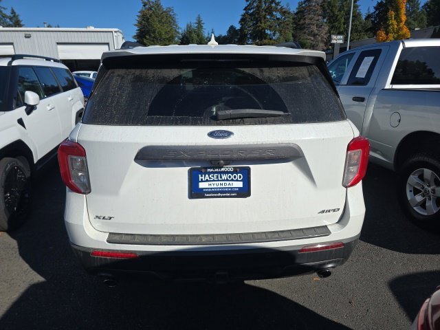 Used 2021 Ford Explorer XLT w/ Equipment Group 202A AWD/4WD image 3