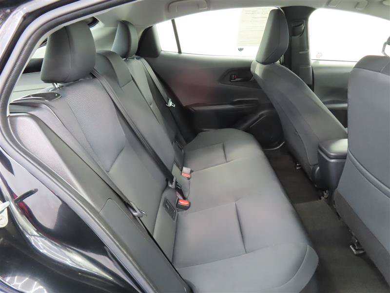 Used 2025 Toyota Prius LE FWD image 28
