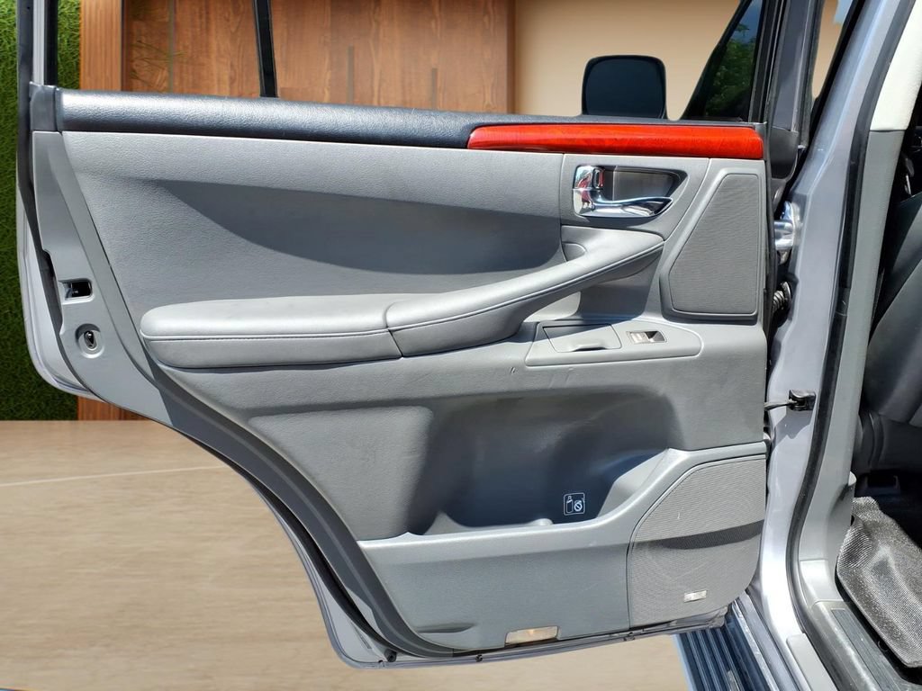 Used 2008 Lexus LX 570 4WD image 28