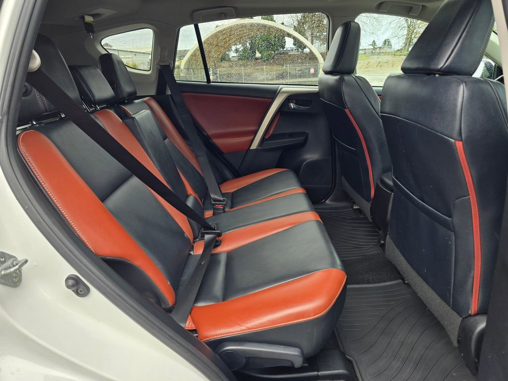 Used 2015 Toyota RAV4 Limited w/ Technology Package image 17