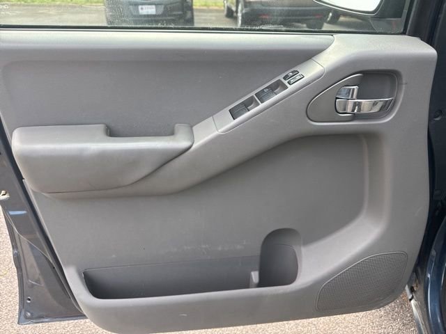 Used 2014 Nissan Frontier SV image 14