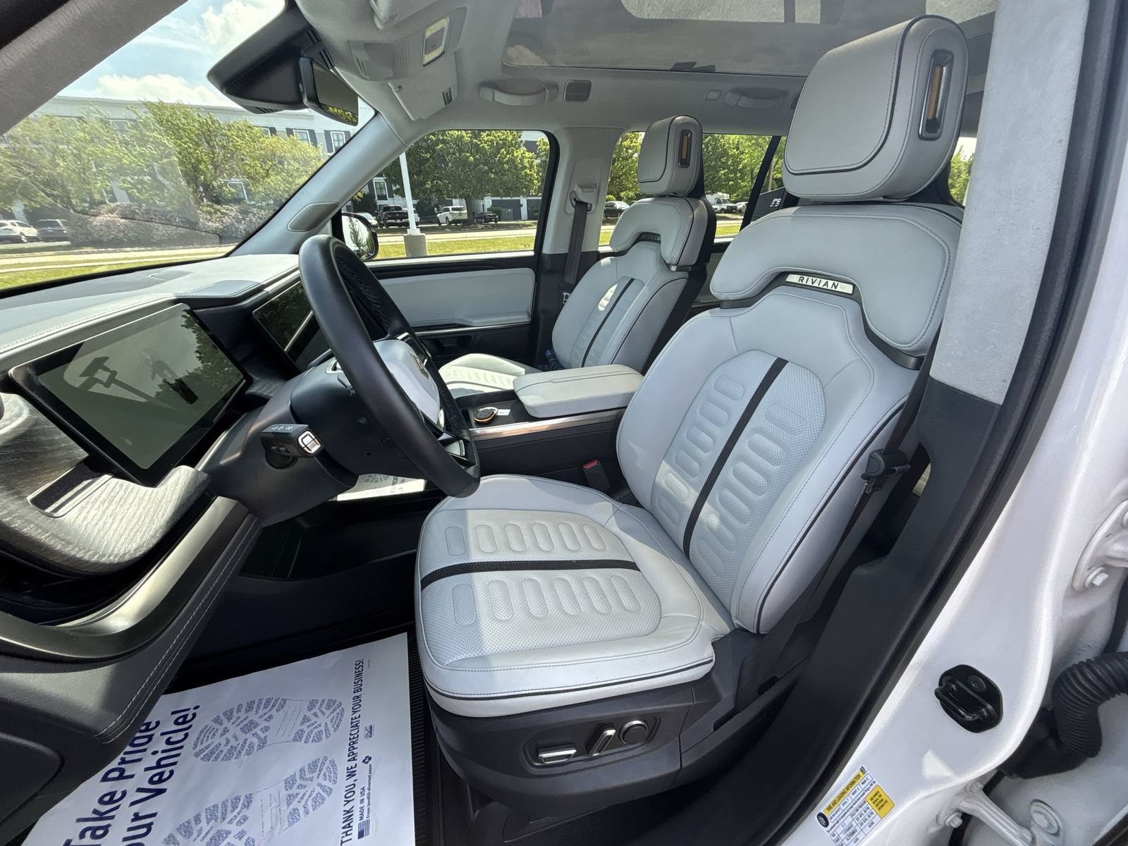 Used 2023 Rivian R1S Adventure AWD/4WD image 12