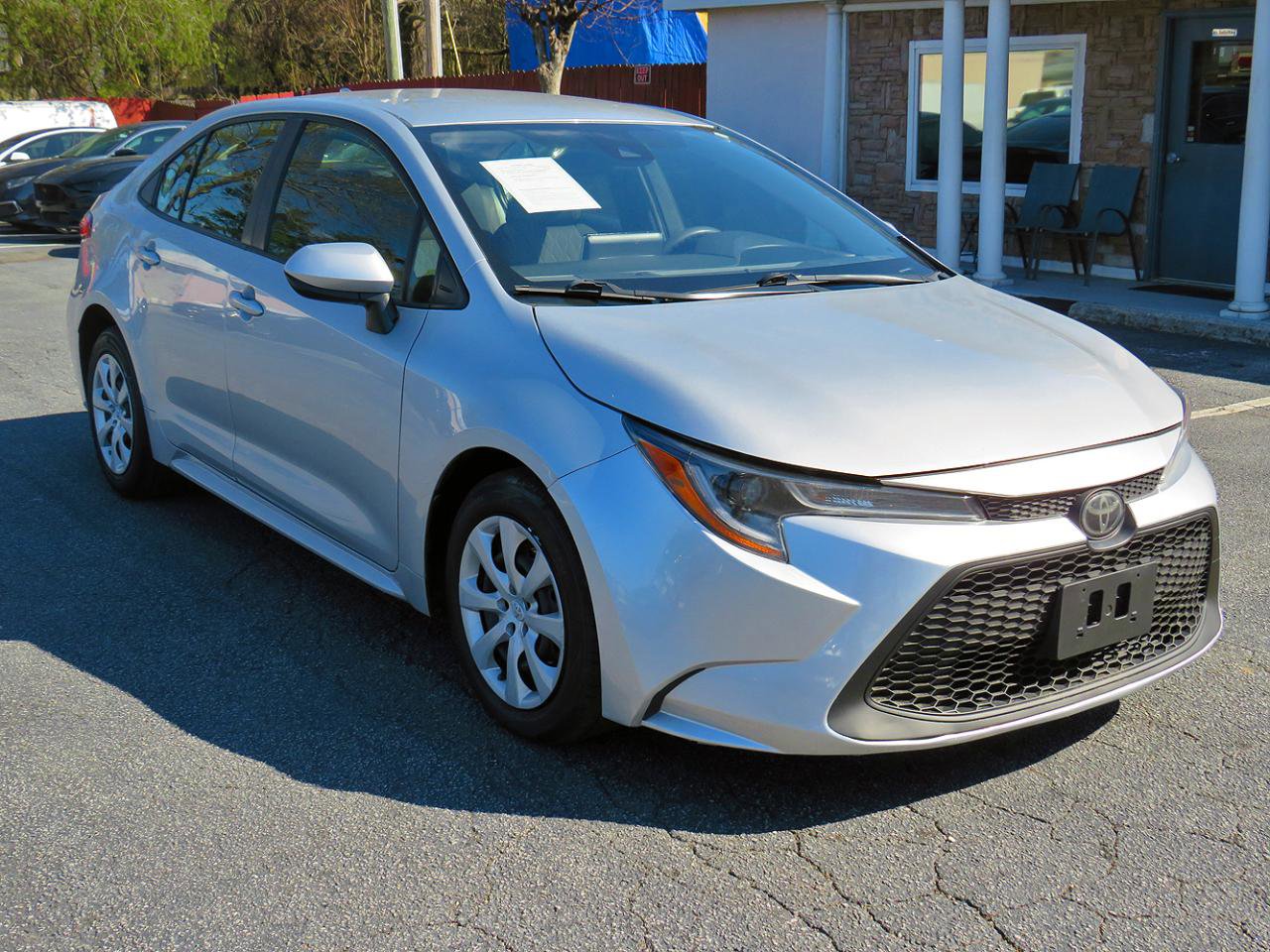 Used 2020 Toyota Corolla LE FWD image 5