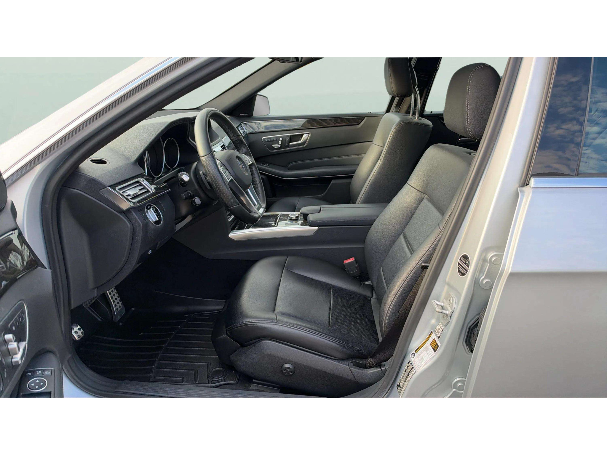 Used 2016 Mercedes-Benz E 350 4MATIC Sedan image 11