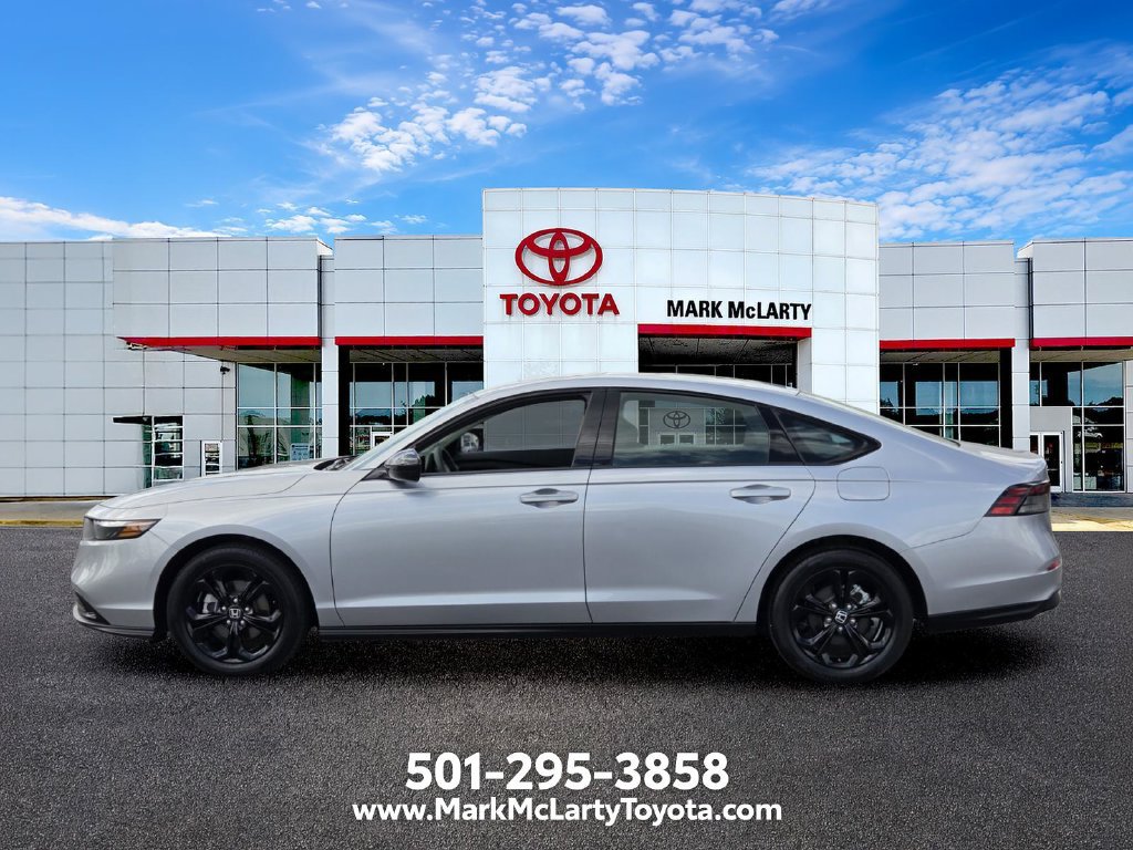 Used 2025 Honda Accord SE image 2