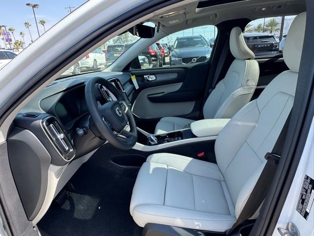 New 2025 Volvo XC40 B5 Plus w/ Protection Package Premier image 9