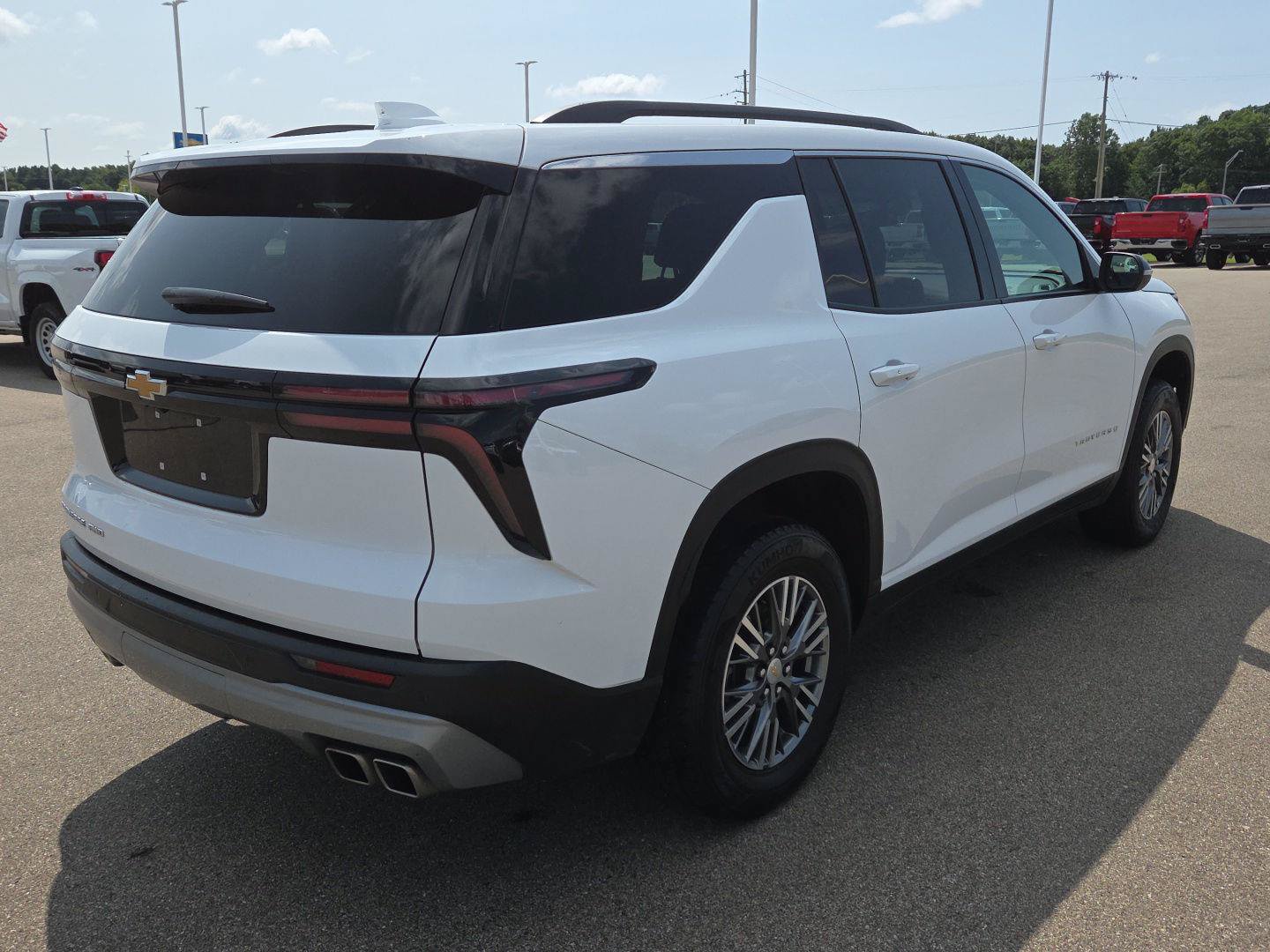 Used 2025 Chevrolet Traverse LT AWD/4WD image 6