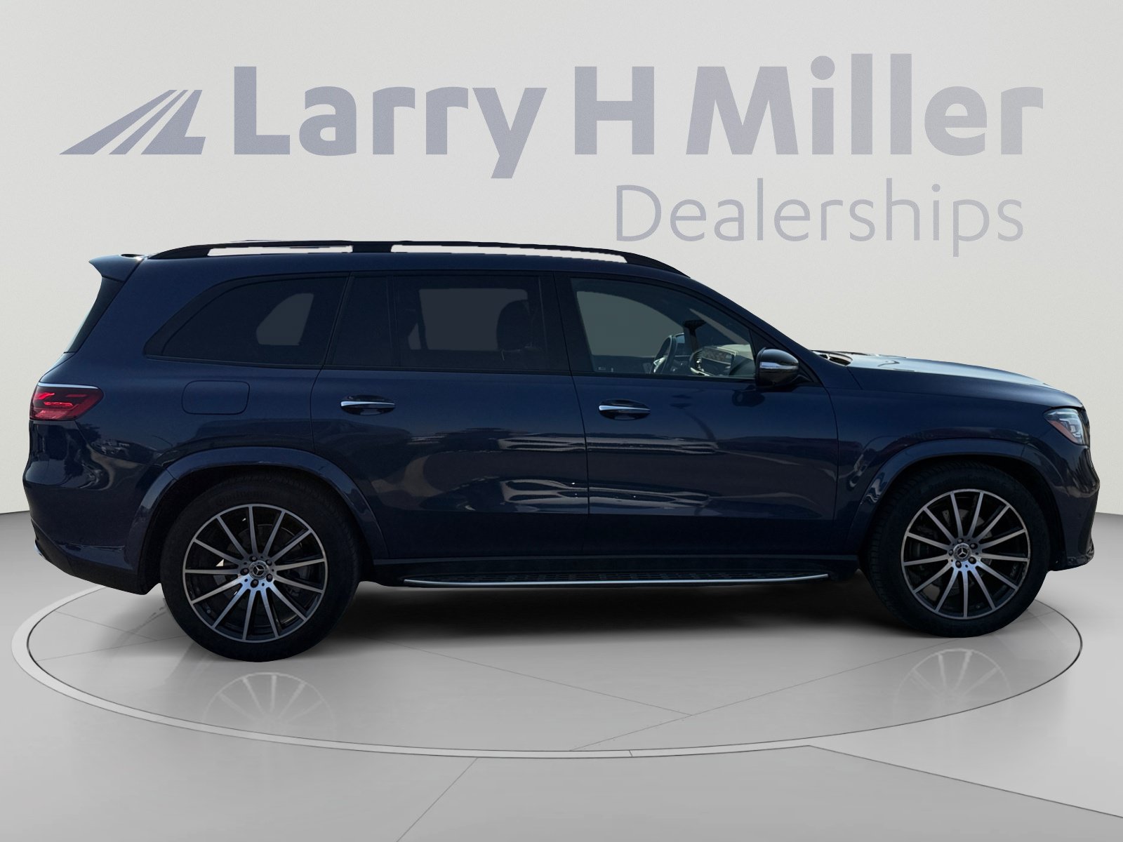 Used 2024 Mercedes-Benz GLS 450 4MATIC image 6