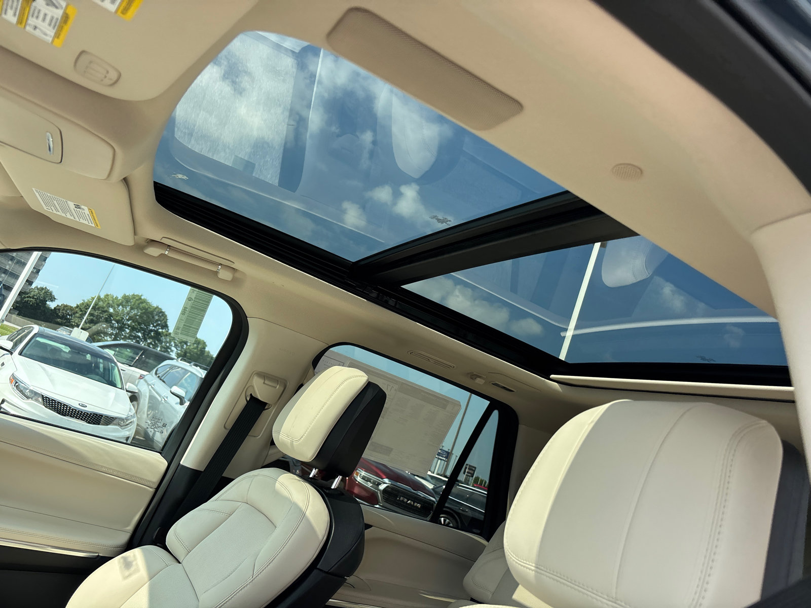 New 2027 Lincoln Navigator Reserve AWD/4WD image 25