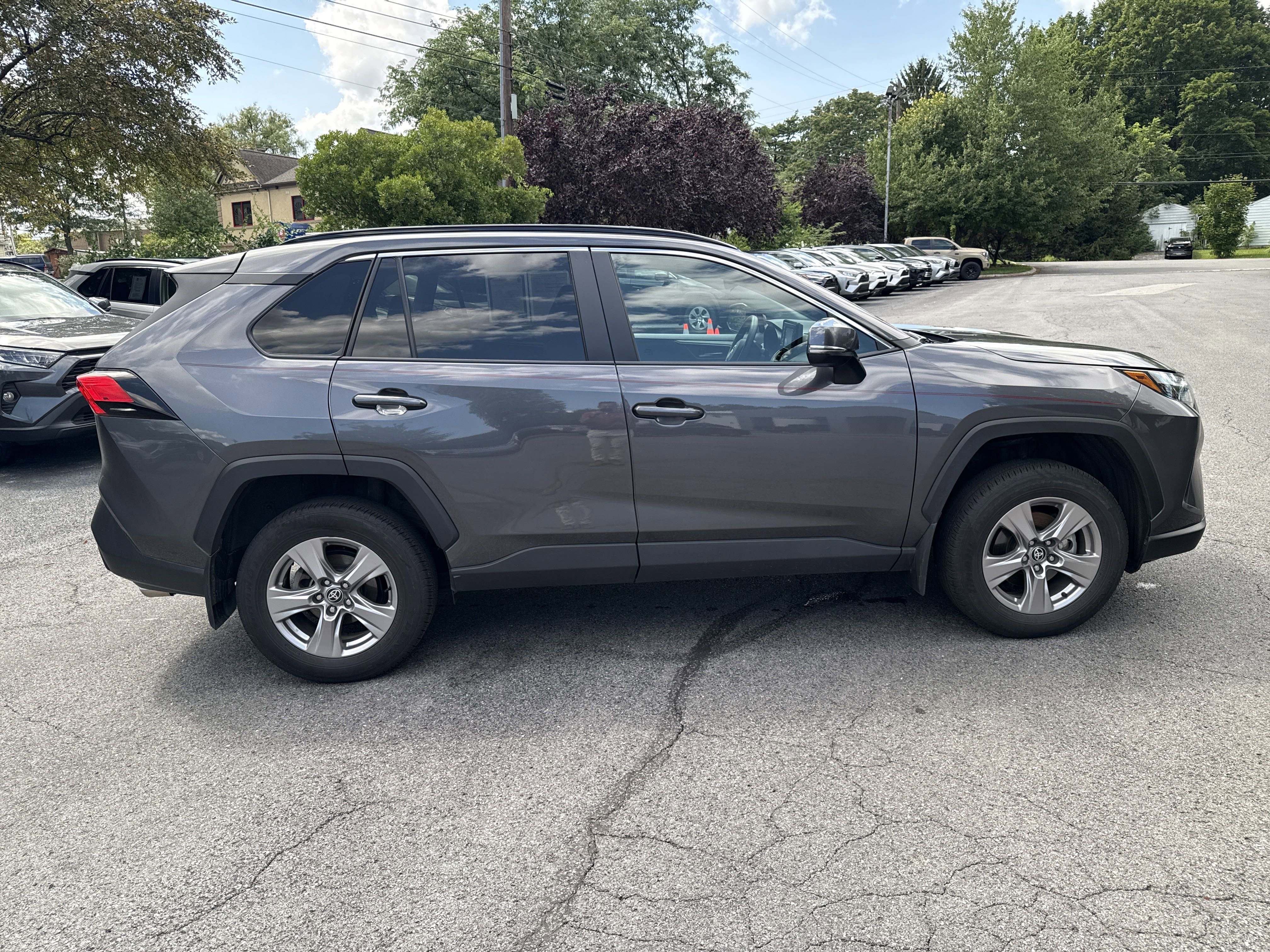 Used 2022 Toyota RAV4 XLE image 7