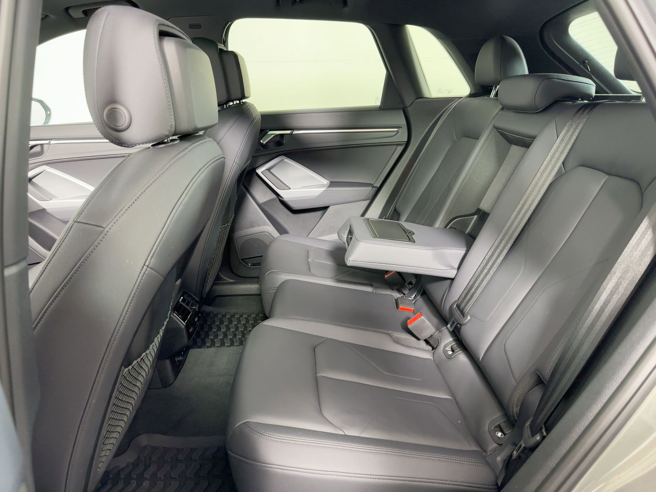 Certified 2025 Audi Q3 2.0T Premium Plus w/ Premium Plus Package image 12