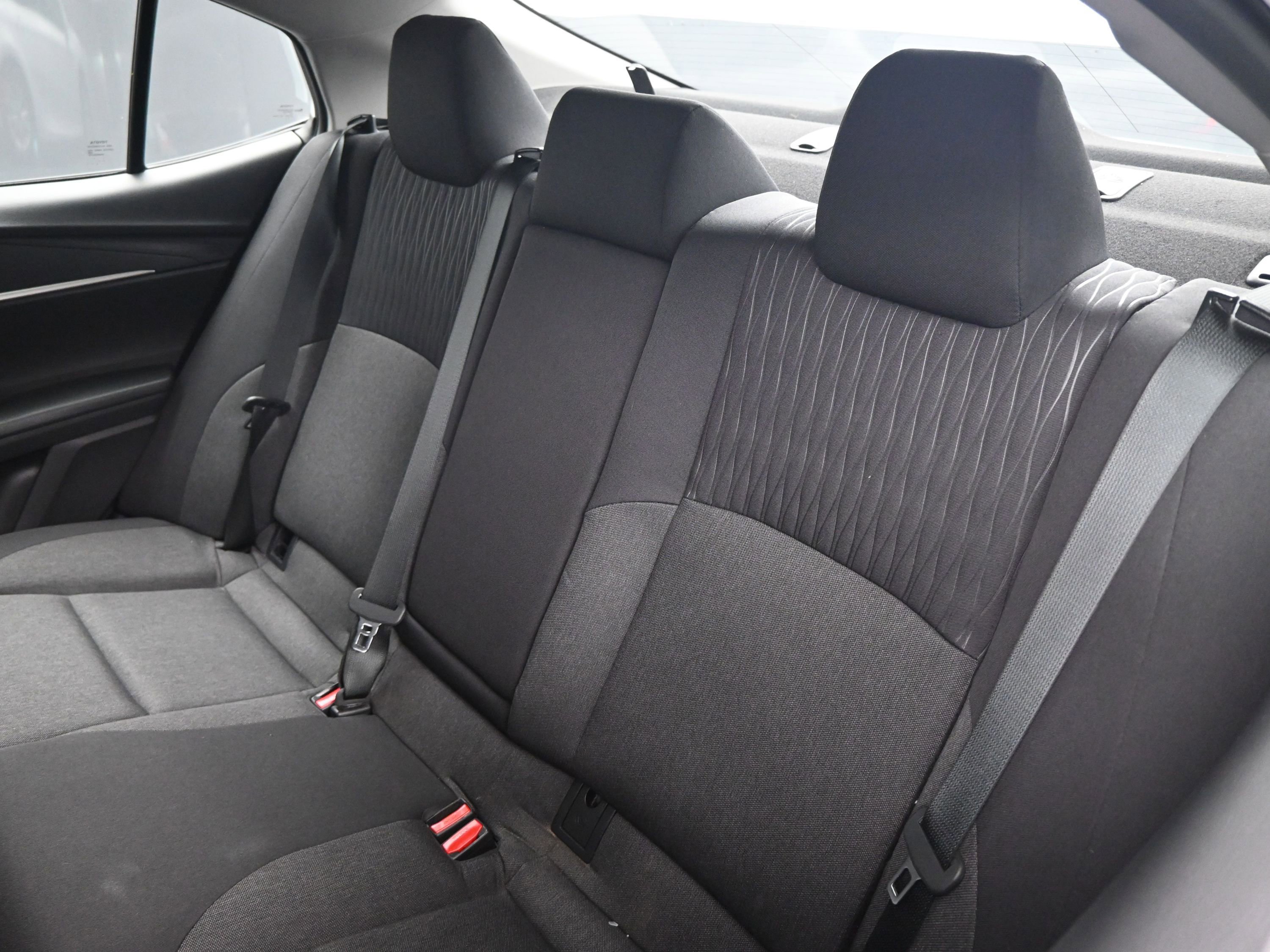 Used 2025 Toyota Camry LE w/ Convenience Package image 19