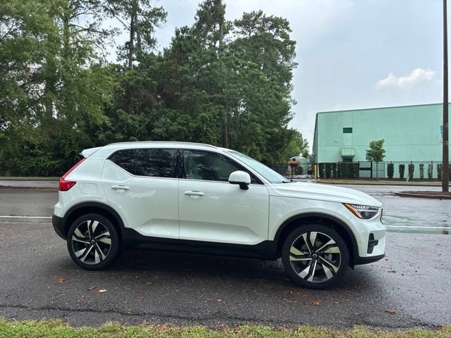 Used 2023 Volvo XC40 B5 Plus w/ Protection Package Premier AWD/4WD image 2