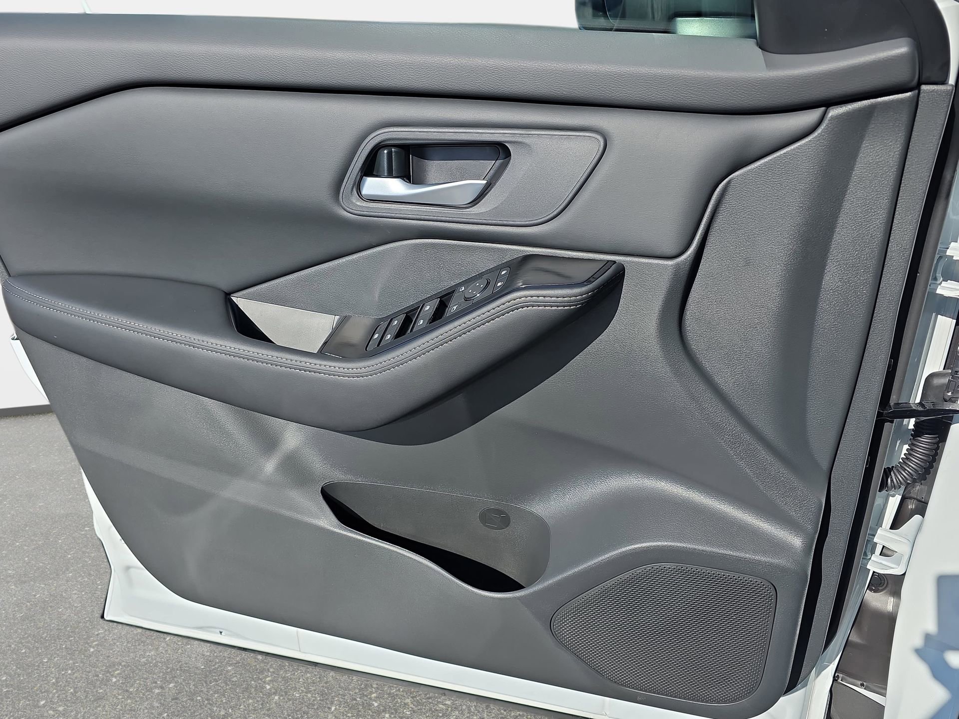 New 2026 Nissan Rogue SV w/ Cold Weather Package FWD image 26