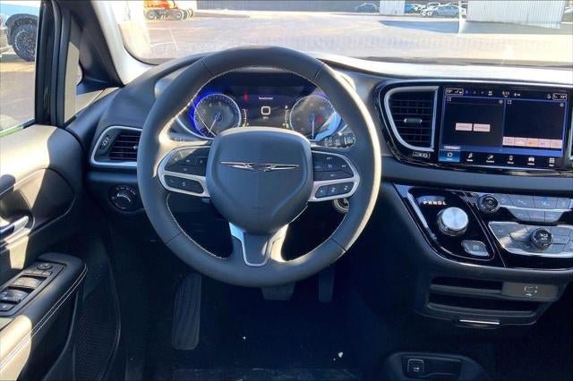 New 2026 Chrysler Voyager LX FWD image 41