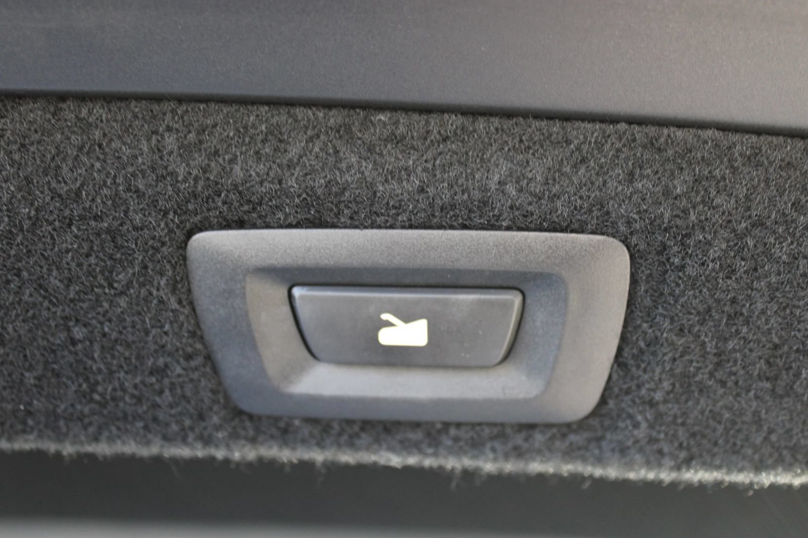 Used 2025 Lucid Air Pure RWD image 30