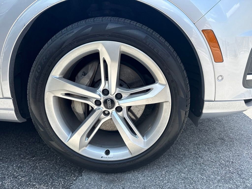 Used 2019 Audi Q7 3.0T Prestige w/ Prestige Package AWD/4WD image 3