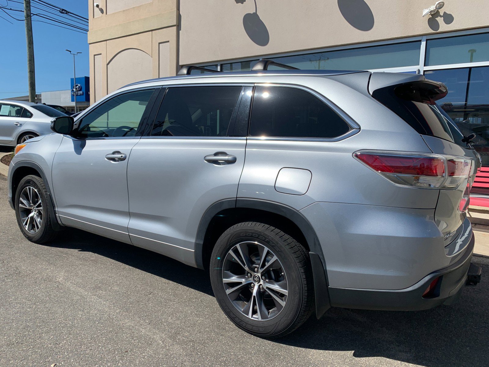 Used 2016 Toyota Highlander XLE AWD/4WD image 5