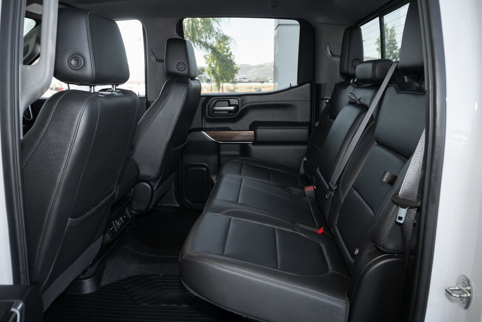 Used 2021 Chevrolet Silverado 1500 LT image 37