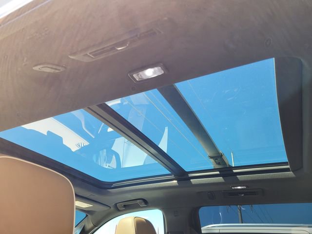 Used 2021 Chevrolet Suburban Premier w/ Premium Package image 23