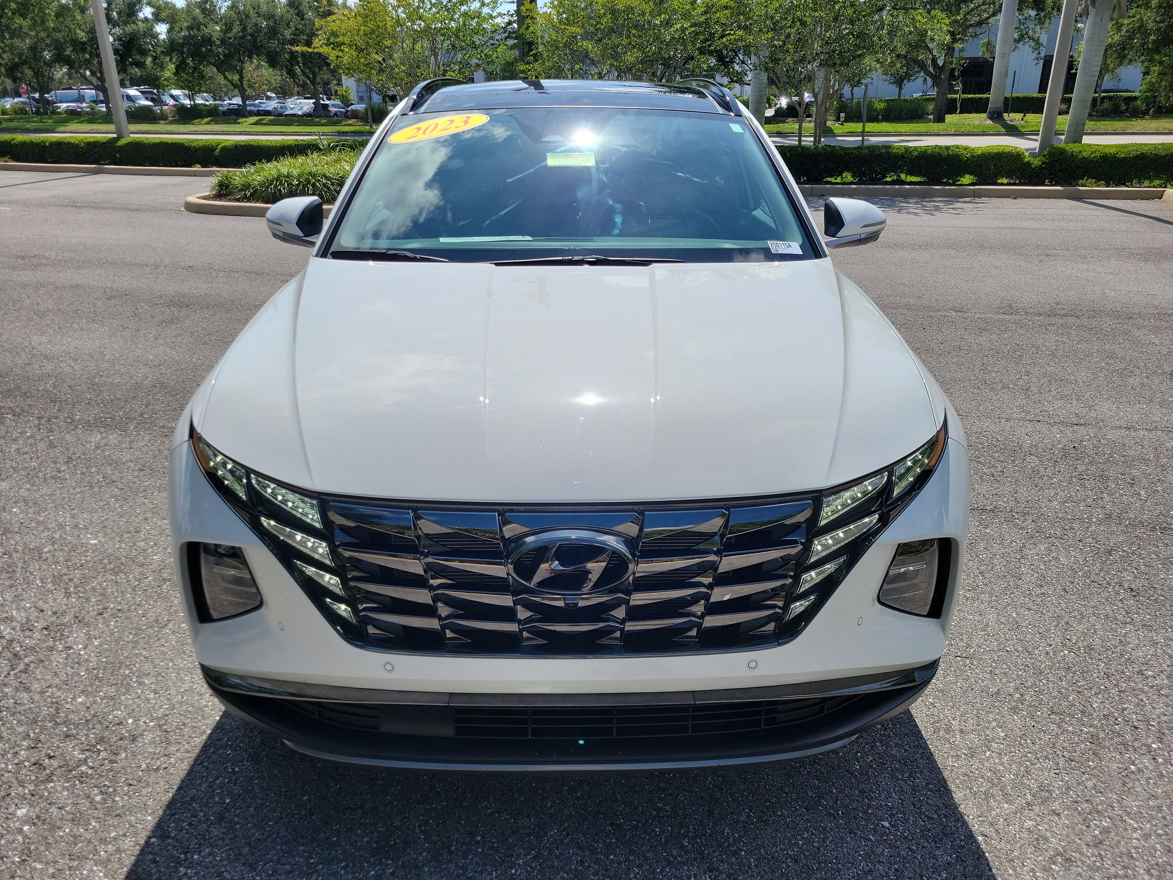 Used 2023 Hyundai Tucson Limited AWD/4WD image 2