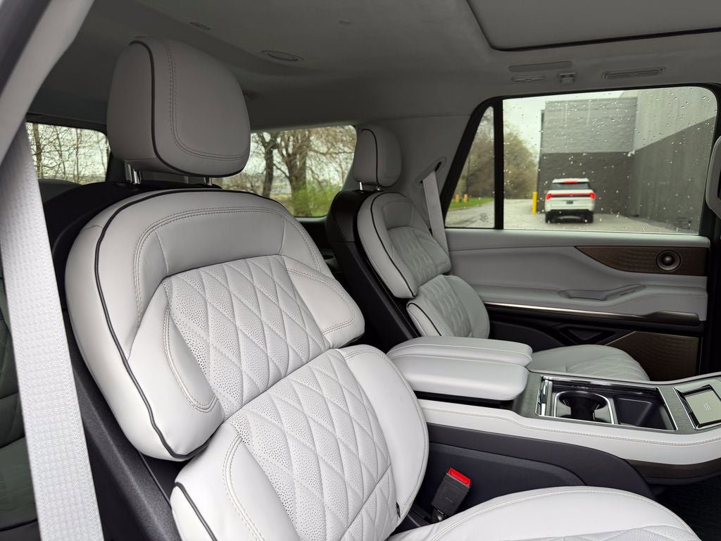New 2026 Lincoln Navigator Black Label AWD/4WD image 26