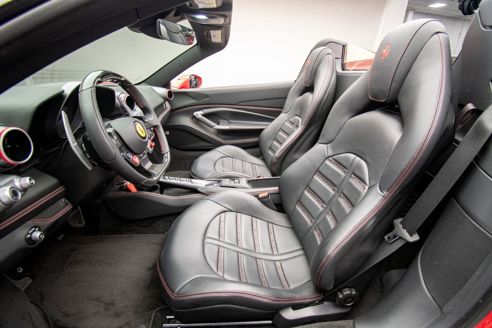 Used 2021 Ferrari F8 Tributo RWD image 20