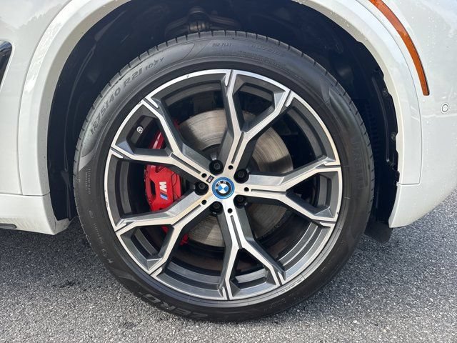 Used 2024 BMW X5 xDrive50e w/ Executive Package AWD/4WD image 14